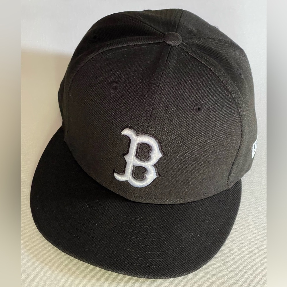 New Era • Boston Red Sox Hat • Black